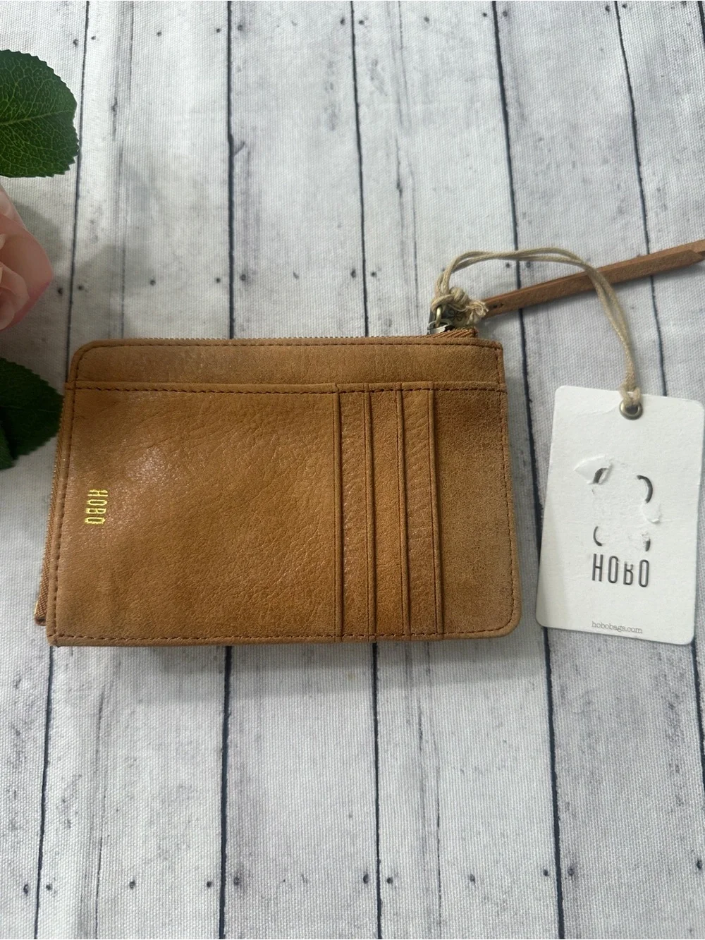 NWT HOBO Tabby Zip Medium Wallet